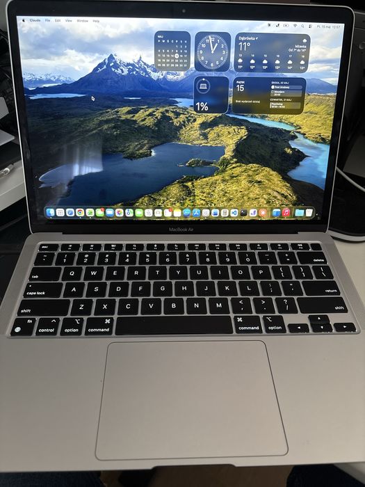 MacBook M1 8gb 256gb stan idealny