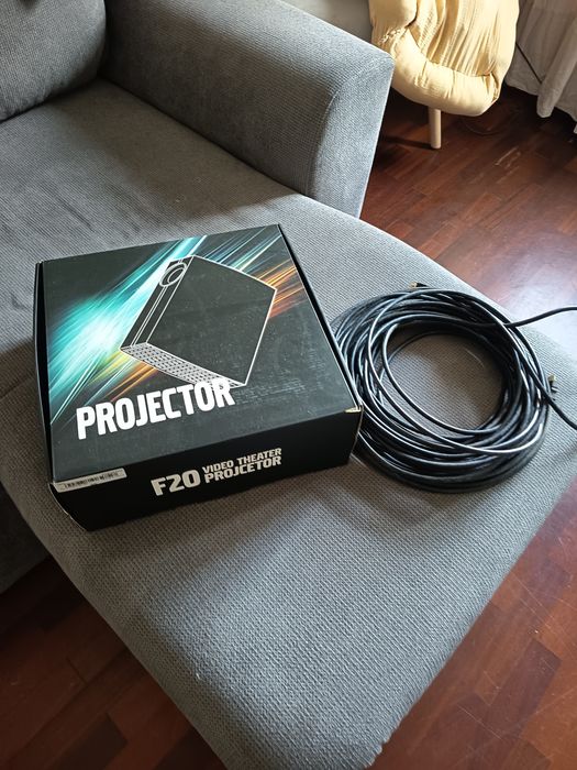 Projector F20 video theater novo