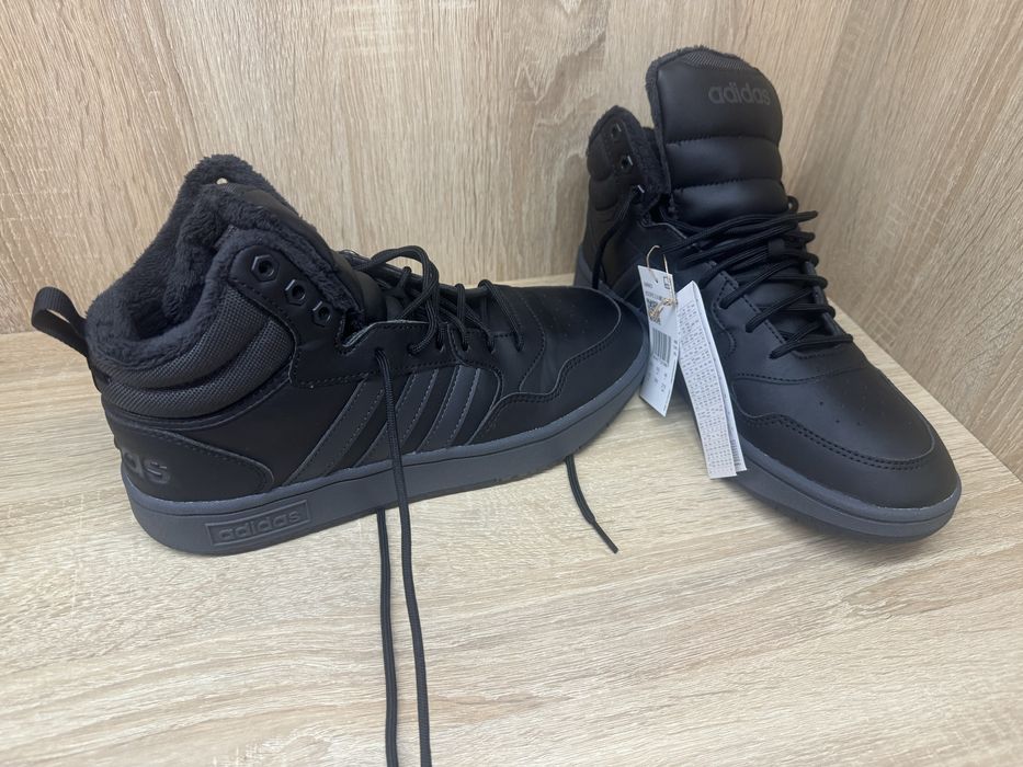 Чоловічі демисезонні снікери adidas Hoops 3.0 Mid WTR GW6421 44 Чорні