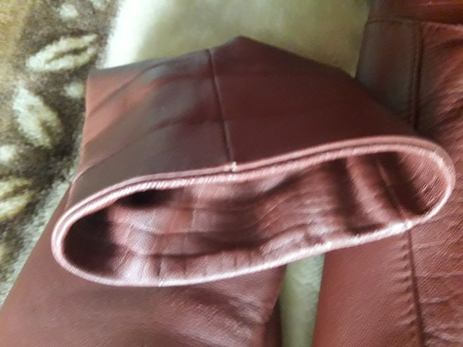 Курточка жіноча шкіряна