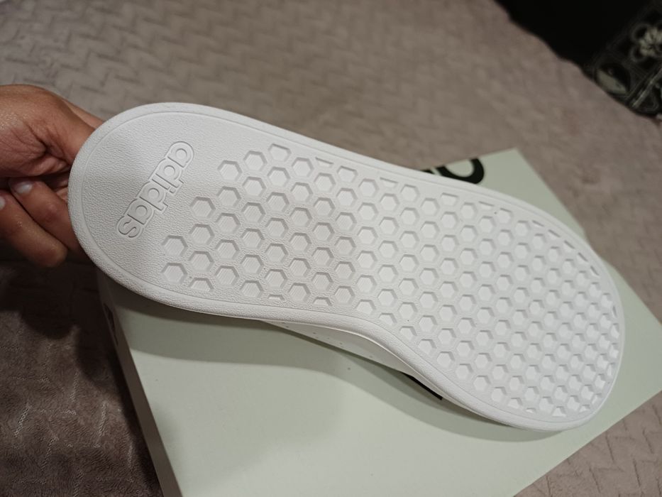 Sapatilhas Adidas brancas