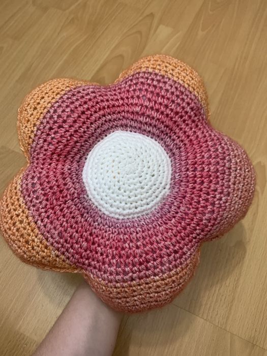 Szydełkowana poduszka