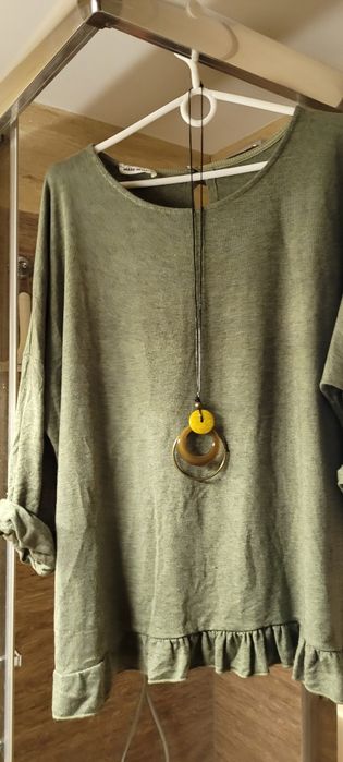 Obłędny sweterek khaki prosto z Włoch,wisior gratis.