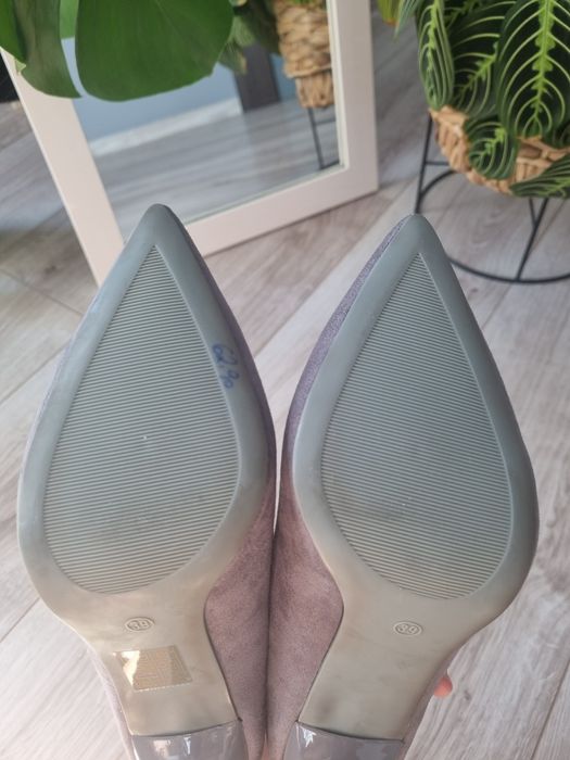 Szare obcasy rozm. 39