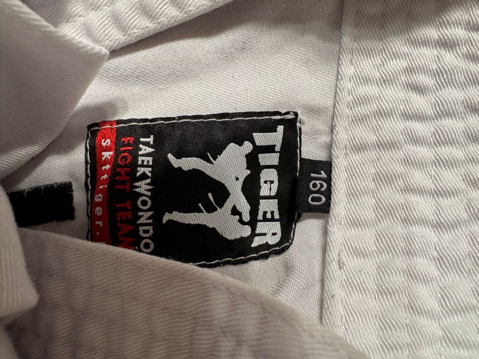 Dobok taekwondo TIGER 160