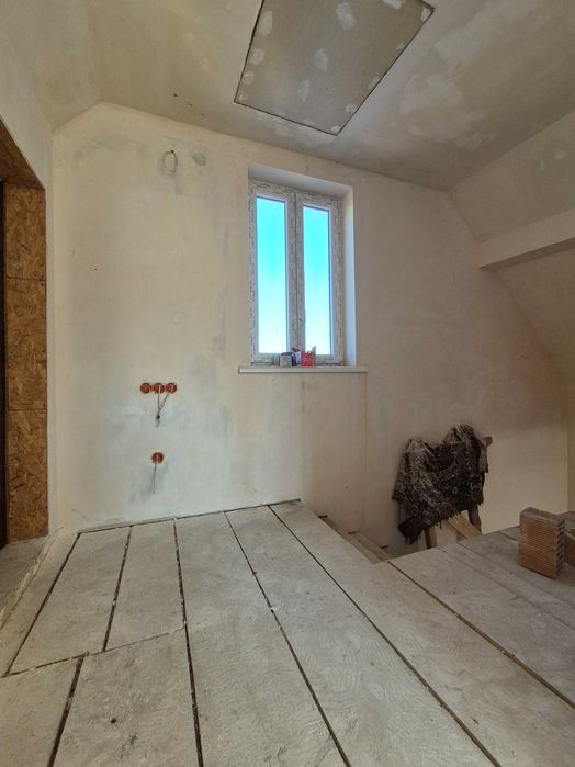 Продається 4к багаторівнева квартира вул.Краснодарська 3