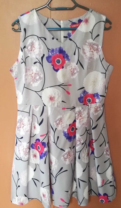 Sukienka kwiaty wzór