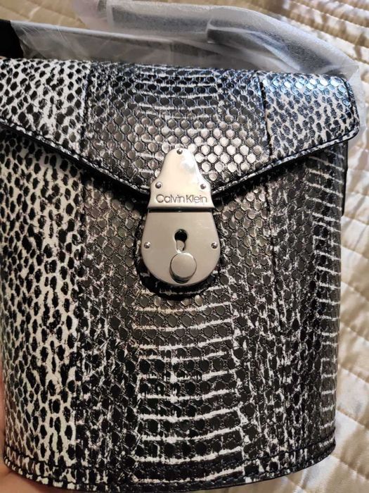Фирменная мини сумка Calvin Klein оригинал сумочка