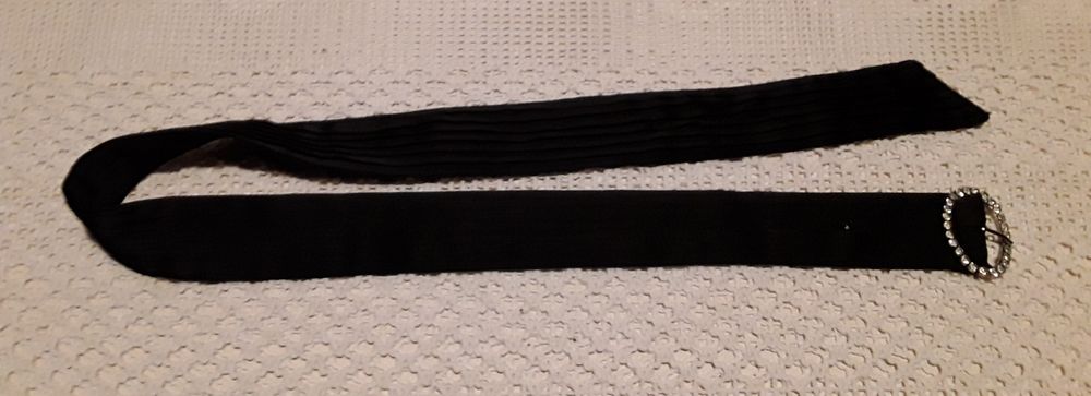 Cintos pretos em tecido