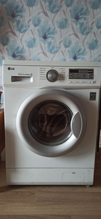 Продам стиральную машинку LG