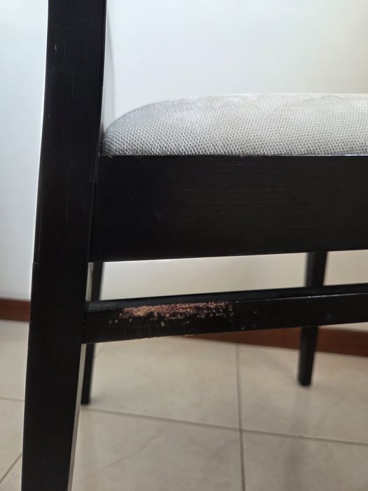 Vendo 4 cadeiras madeira estofadas a cinzento