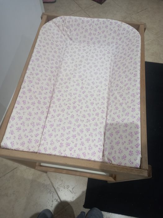 Muda fraldas com almofada