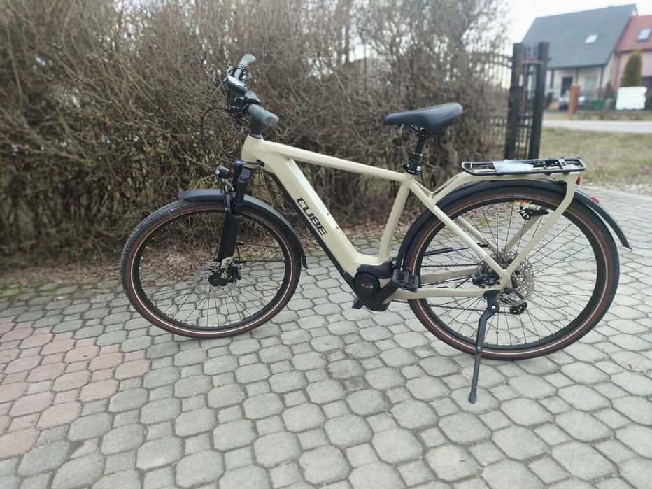 Cube Kathmandu Hybrid  Pro e-bike Rama M stan idealny