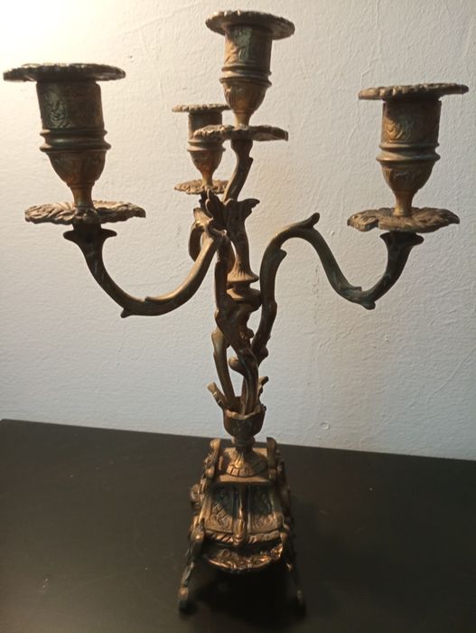 Castiçal candelabro antigo 4 velas em bronze estilo barroco