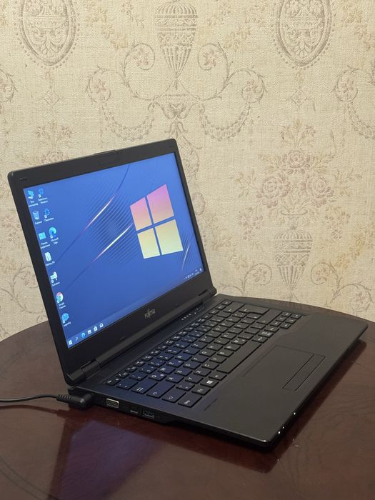 Ноутбук Fujitsu E548 i5 7th SSD 128GB