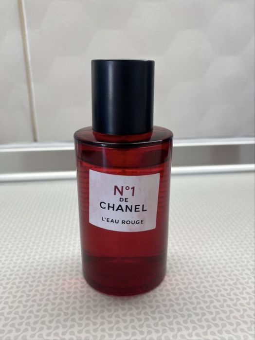 Парфумований спрей для тіла CHANEL N°1 DE CHANEL L'EAU ROUGE