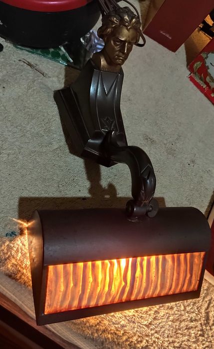 Antigo candeeiro em bronze para piano