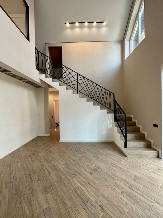 Дуплекс з новим ремонтом 100 м на 2,5 сотках землі. Буча 165000$