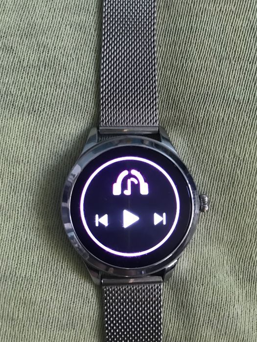 100% sprawny idealny stan Maxcom FW 42 smarwatch srebrny
