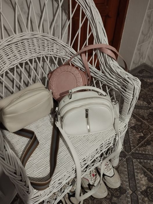 Сумочки рюкзаки жіночі в гарному стані