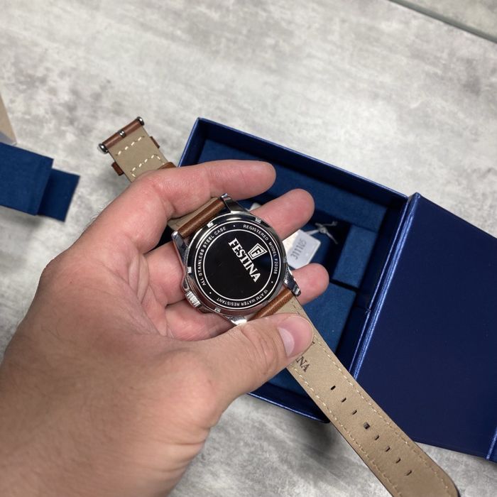 Продаю годинник Festina