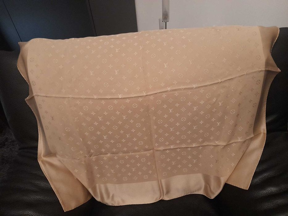 Lenço de seda de senhora, Louis Vuitton, Monograma Marfim.