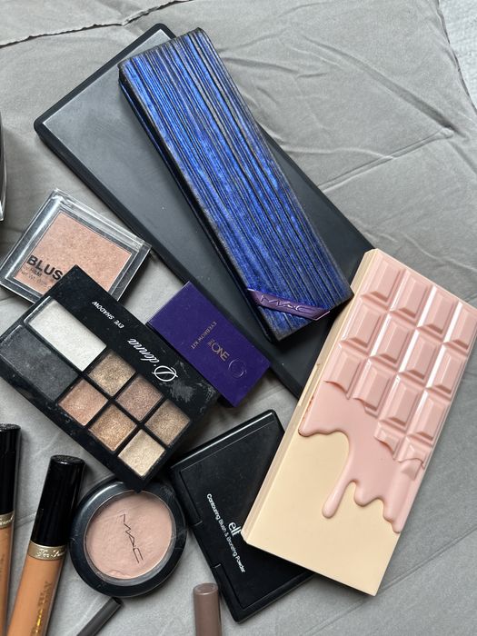 Conjunto de maquilhagem diversa