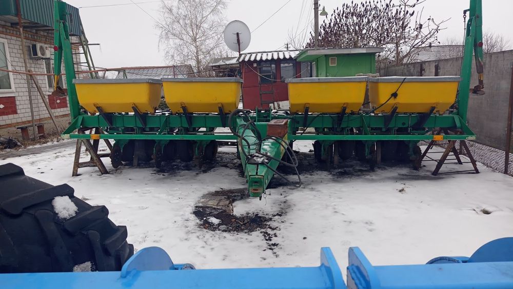 Сівалка  Джон дір 7000 механічна 8 рядна