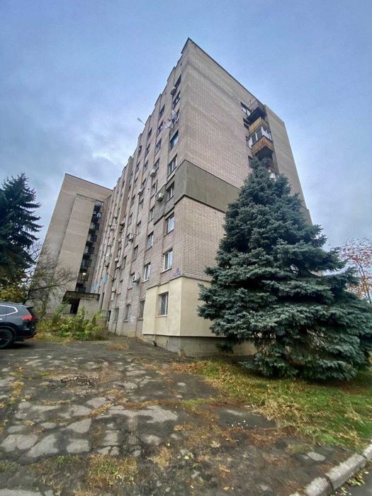 Продажа 4-комнатной квартиры в районе ж/м Тополь