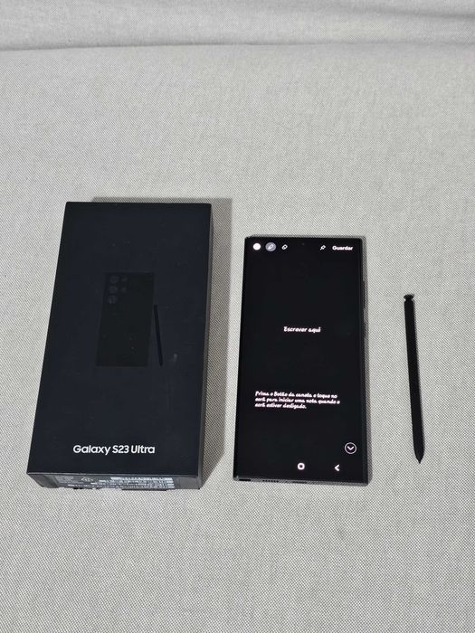 Samsung S23 Ultra 256gb.  Muito bom