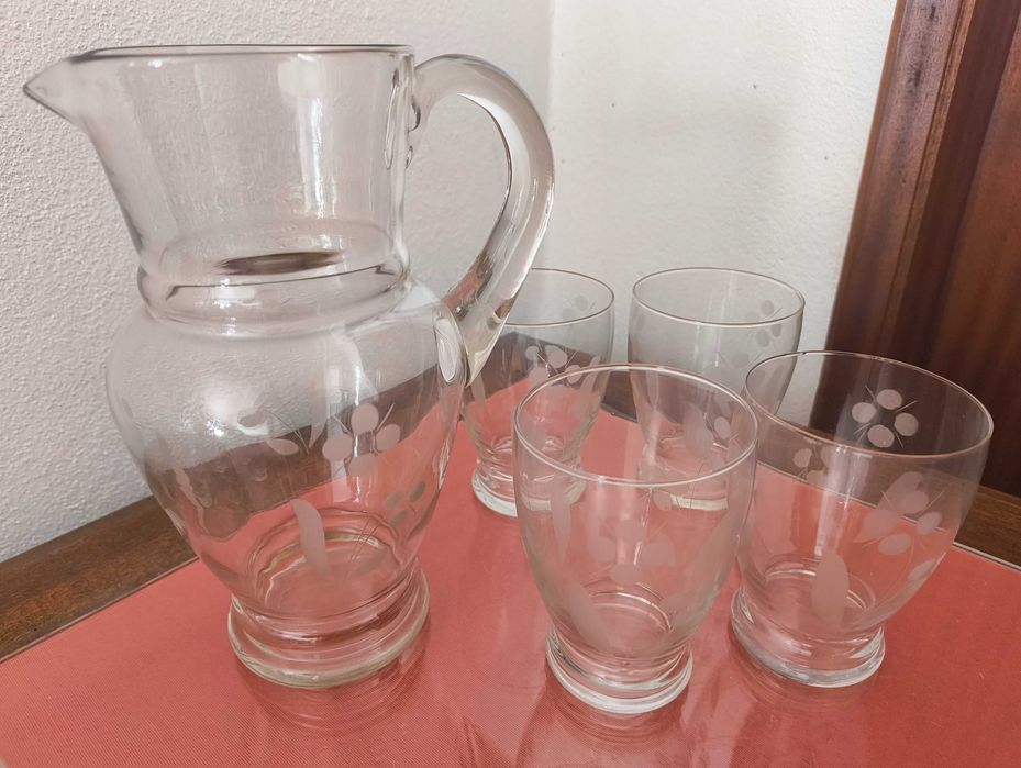 Conjunto 28 peças em vidro gravado