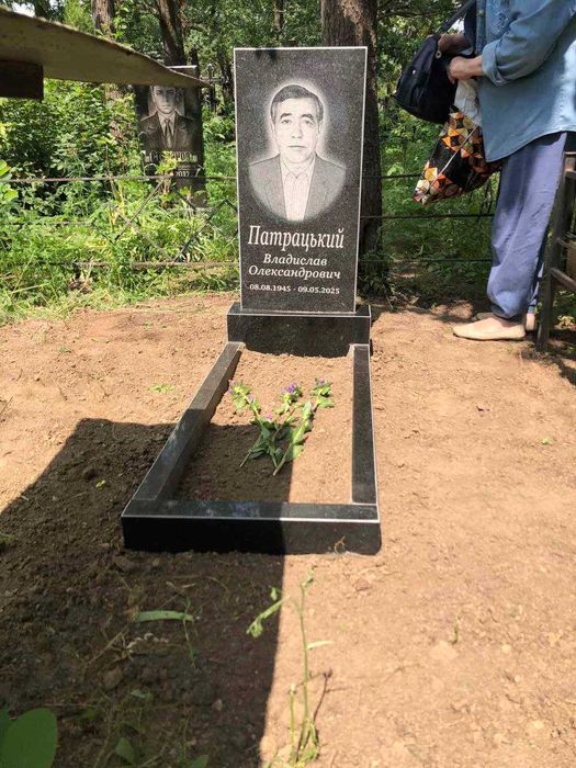 Памятники, Надгробия. Оградки. Установка работа под ключ. Кривой Рог.