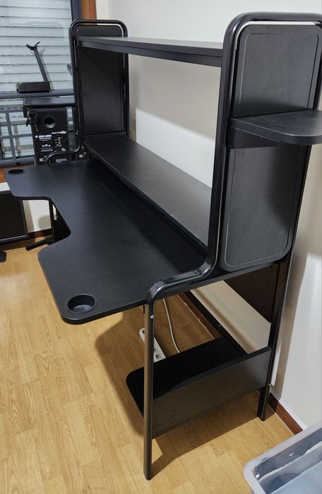 Secretária FREDDE ikea