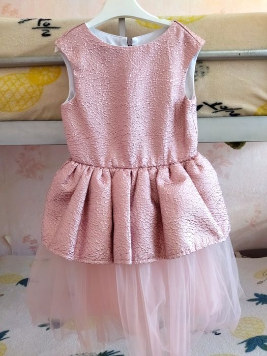 Сукня барбі рожева на 4-5 років