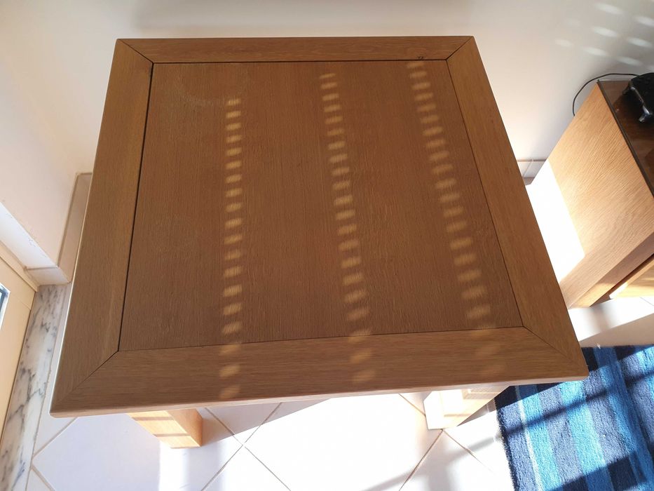 Mesa de apoio em madeira maciça