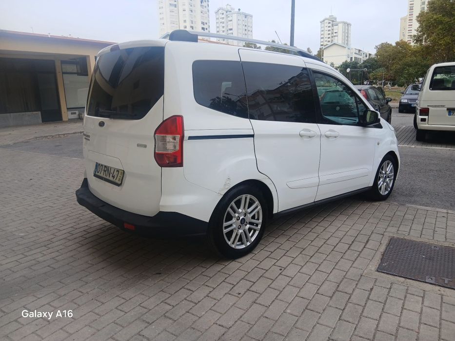Ford Tourneo Courier 1.0 EcoBoost 5Lugares com apenas 130.000km — photo 4