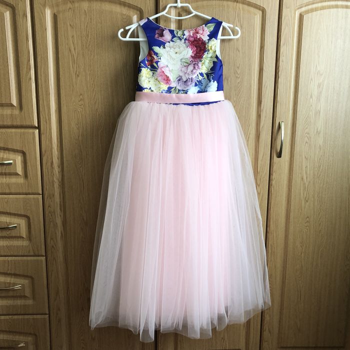 Сукня рожева з квітковим принтом, для дівчинки 128-134, святкова пишна