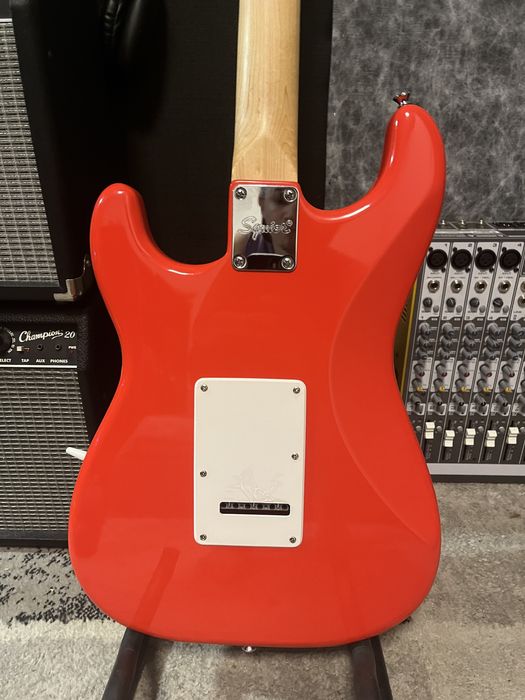 Squier affinity stratocaster в хорошому стані