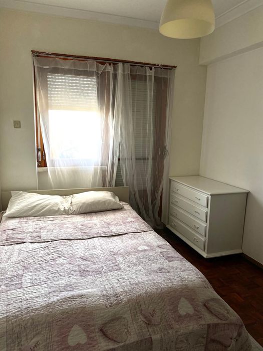 Quarto para arrendar – Monte Abraão