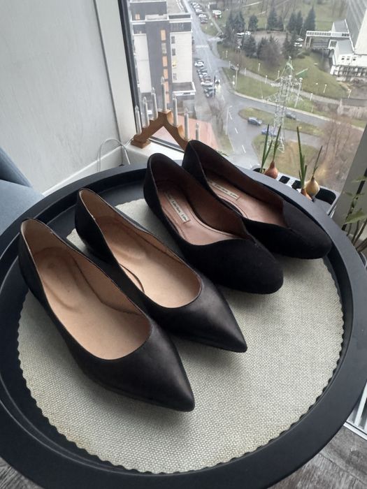 Продам балетки две пары 38 размер