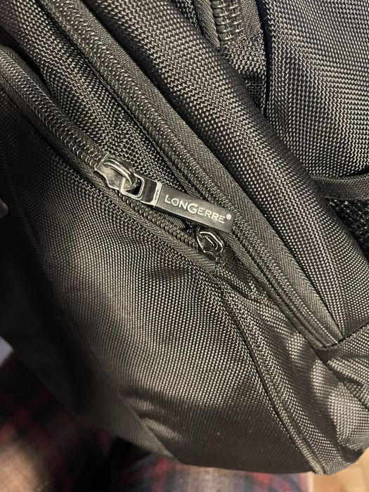 Czarny plecak miejski na 27 litrow