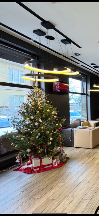 Продам люстри металеві