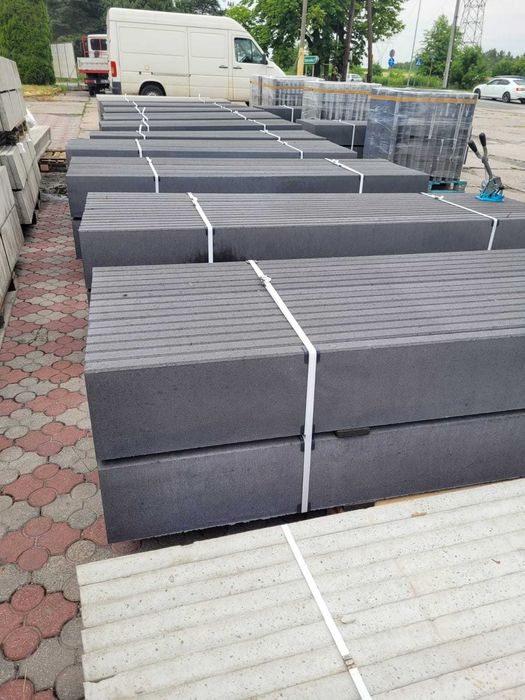 Podmurówka betonowa GRAFIT , gładka pełna, firma Centropanel