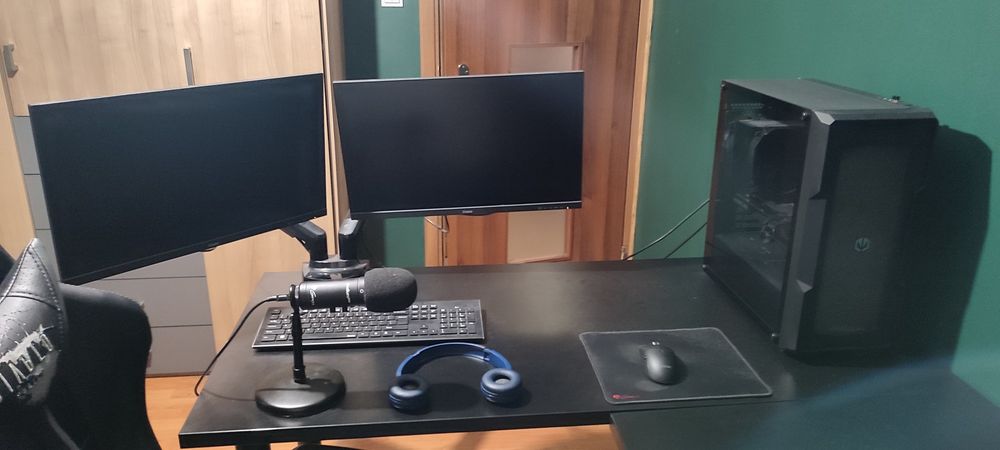 Zestaw-Komputer+ 2 monitory+ ramie,+mikrofon Genesis. i7-13700kf, 3