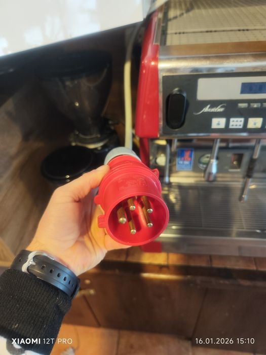 Legendarny ekspres do kawy  Nuova Simonelli Aurelia