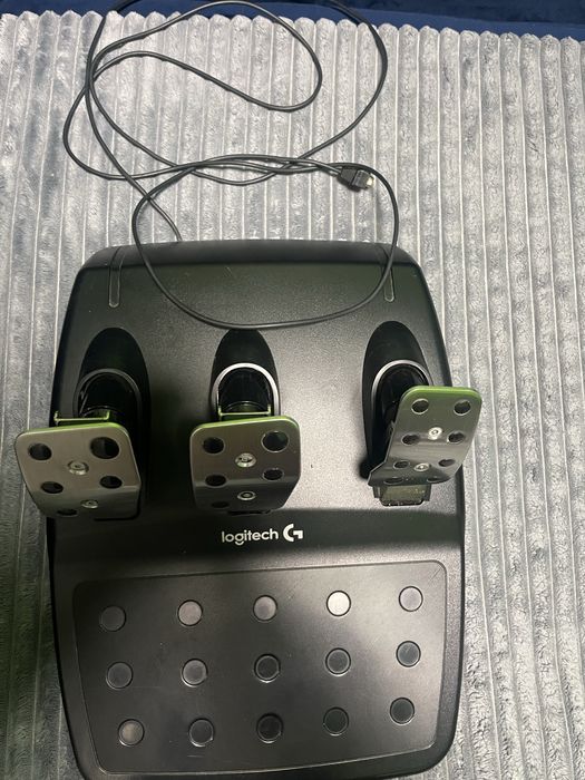 Kierownica logitech g29 plus shifter i boczny panel sterowania plus  stojak