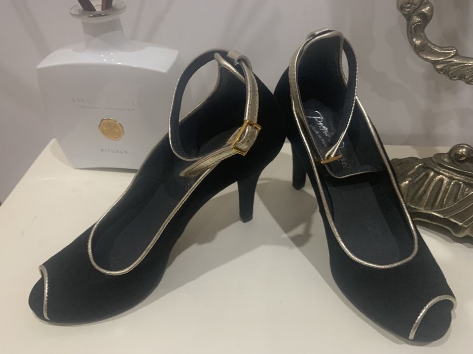 Sapatos em pele, como novos, T. 35