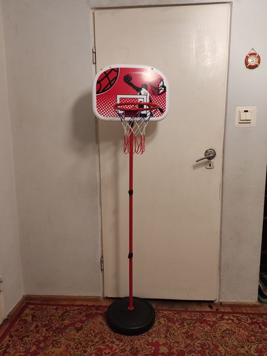 Kosz do gry w koszykówkę