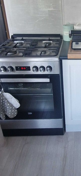 Kuchenka gazowa kolor srebrny