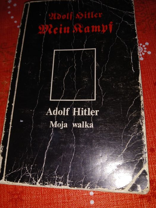 Książka „Mein Kampf / Moja walka” – Adolf Hitler
